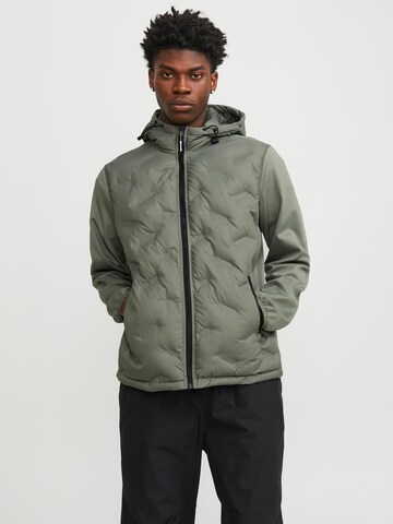 Veste mi-saison 'Hybrid' JACK & JONES en vert : devant