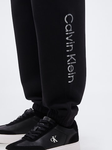 Calvin Klein Loosefit Kalhoty – černá