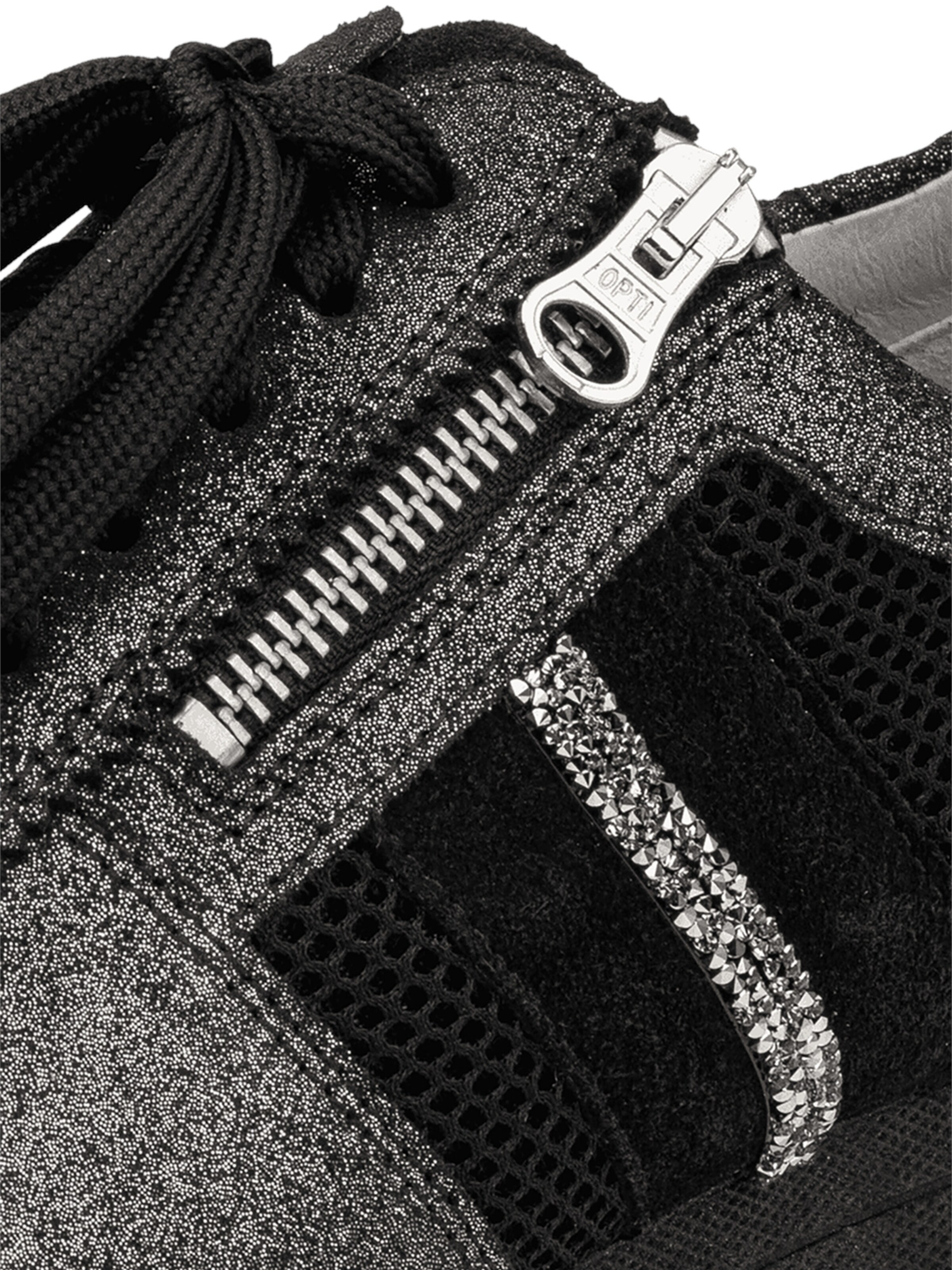 VITAFORM Sneakers in Black