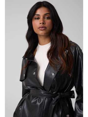GUESS Between-Seasons Coat in Black