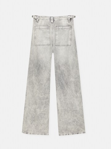 Pull&Bear Wide Leg Jeans med lægfolder i grå