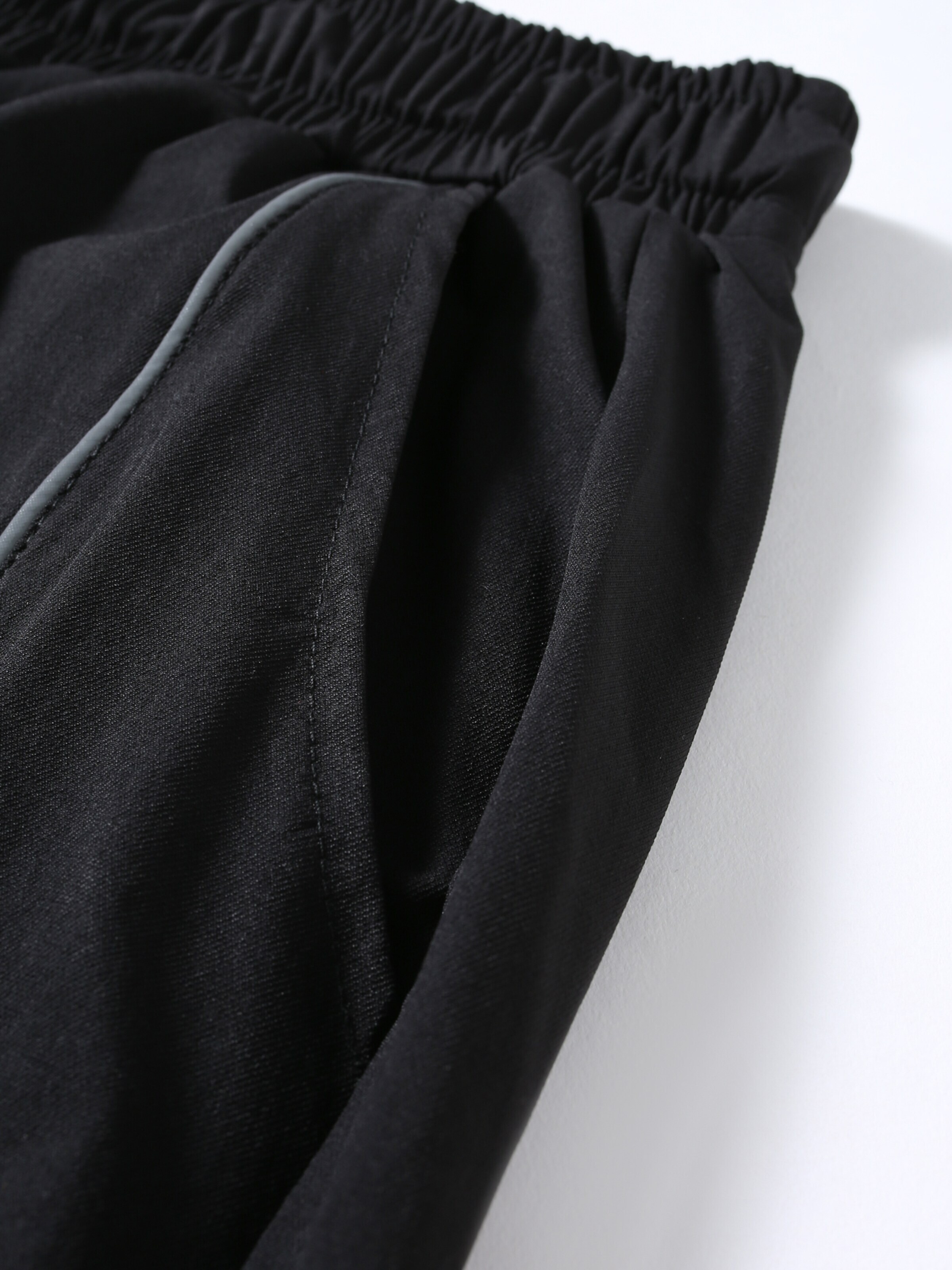 YOUTHUP Loose fit Workout Pants 'Leuchtfeuer' in Black