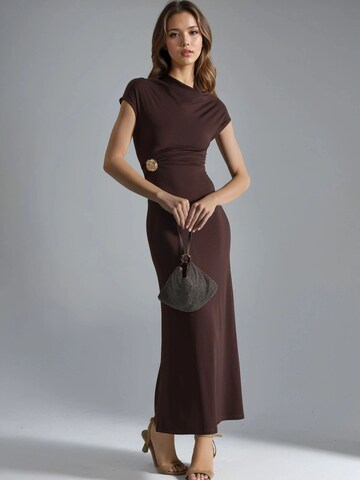 Busem Avondjurk in Bruin