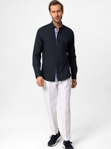 Coupe regular Chemise Dandalo en noir