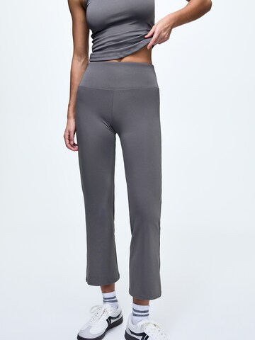 Pull&Bear Flared Leggings in Grey: front