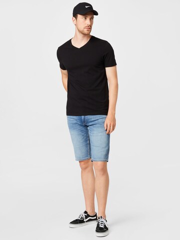 Coupe regular T-Shirt 'CLASSIC' GAP en noir