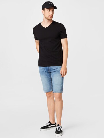 Coupe regular T-Shirt GAP en noir