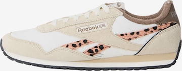 Reebok Ниски маратонки 'CLASSIC' в бежово: отпред
