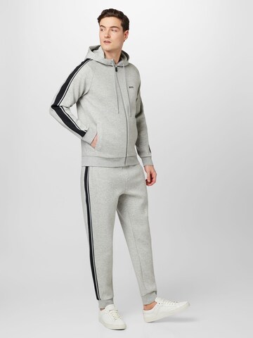 Tuta da jogging di BOSS Green in grigio: frontale