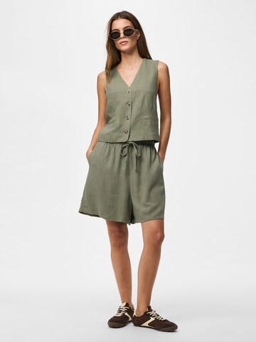 Gilet 'PCVinsty' PIECES en vert