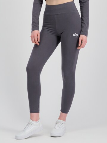 Skinny Leggings di ALPHA INDUSTRIES in grigio: frontale