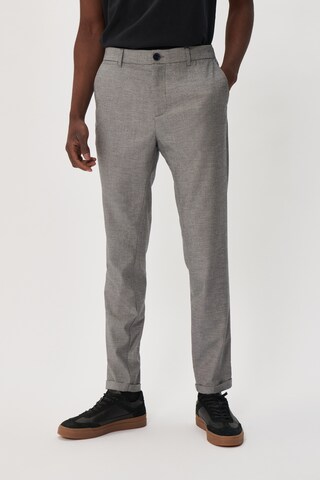 Matinique Regular Hose 'Liam' in Grau: Vorderseite