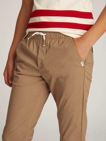regular Pantaloni di TOMMY HILFIGER in marrone