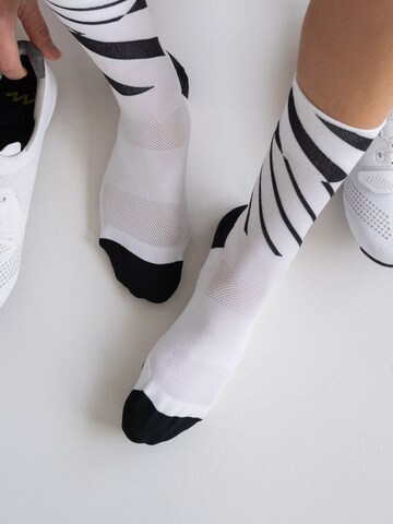 INCYLENCE Athletic Socks 'ANGLES' in White