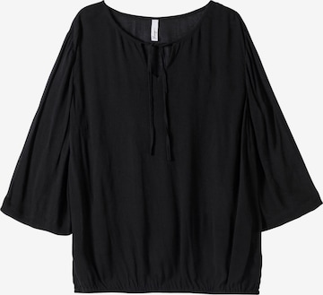 SHEEGO Blouse in Black: front