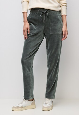 STREET ONE Regular Pants in Green: front