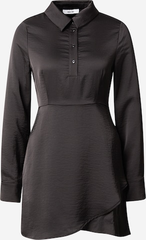 juoda ABOUT YOU Palaidinės tipo suknelė 'Cornelia': priekis