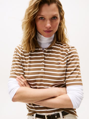 TOMMY HILFIGER Tričko '1985' – hnědá
