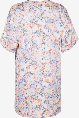 Zizzi - Vestidos camiseiros 'Maja' em branco