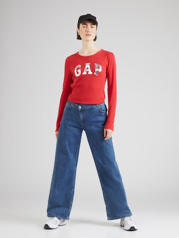 GAP Футболка в Красный