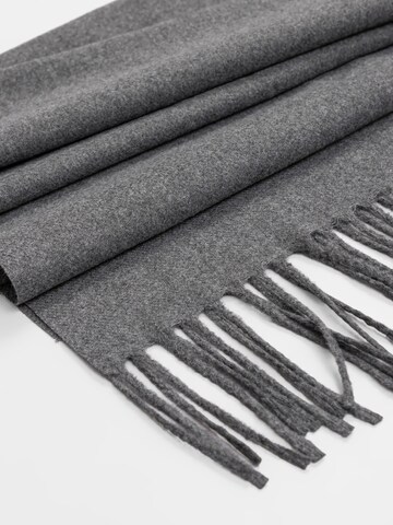 L'Arte Milano Shawl in Grey
