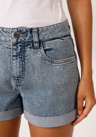 Aniston CASUAL Regular Shorts in Blau