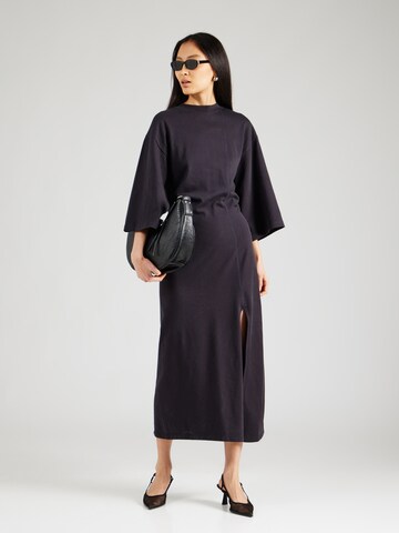 Robe & Other Stories en noir