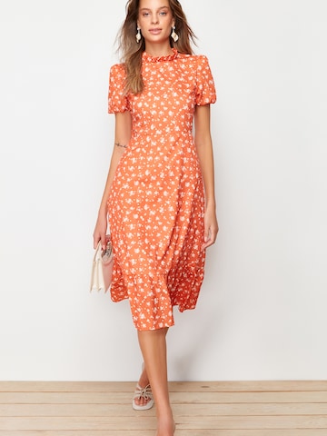 Trendyol Jurk in Rood: voorkant