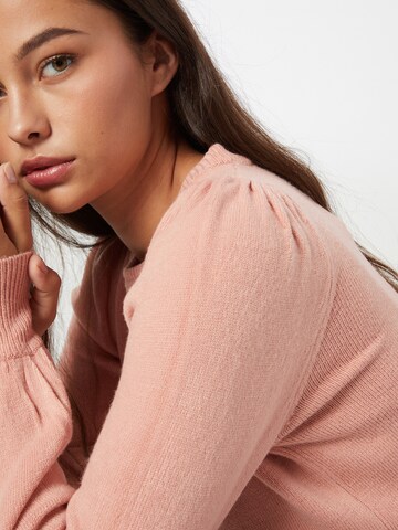b.young Sweter w kolorze różowy