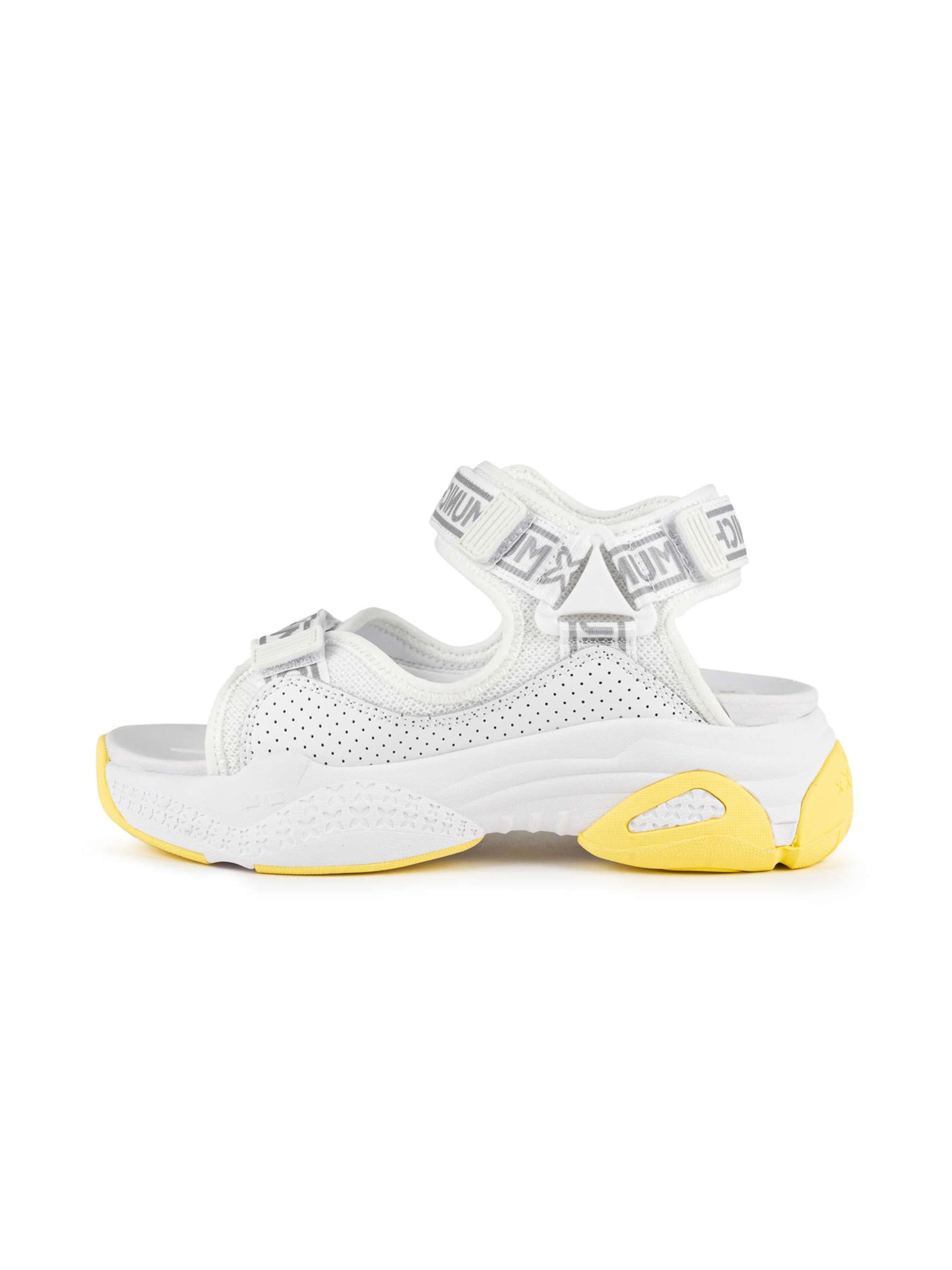 MUNICH Sandal 'Areia' in White: front