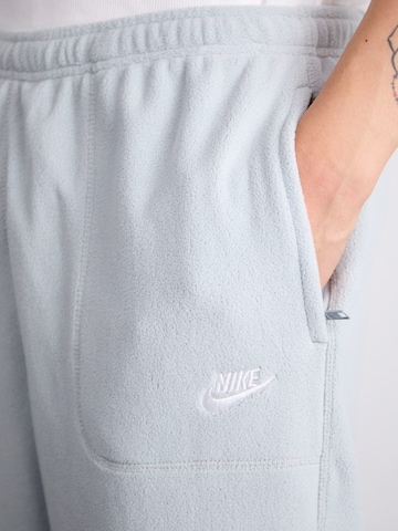 Nike Sportswear Loosefit Nadrág 'Club SSNL' - szürke