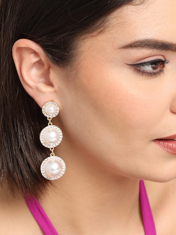 SOHI Fülbevalók 'Anushree' - fehér: elől