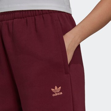 Effilé Pantalon ' adicolor Essentials Fleece Jogginghose ' ADIDAS ORIGINALS en rouge