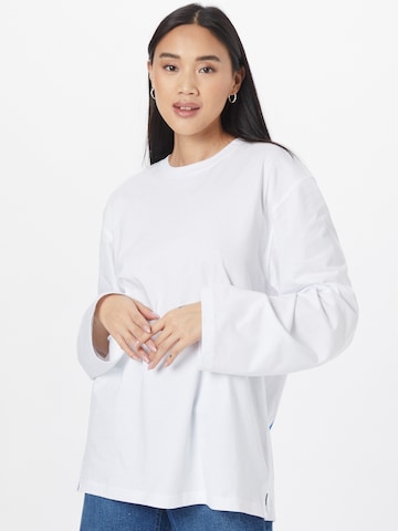 WEEKDAY Shirt in White: front