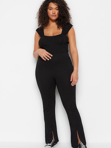 Trendyol Curve - Acampanado Pantalón en negro