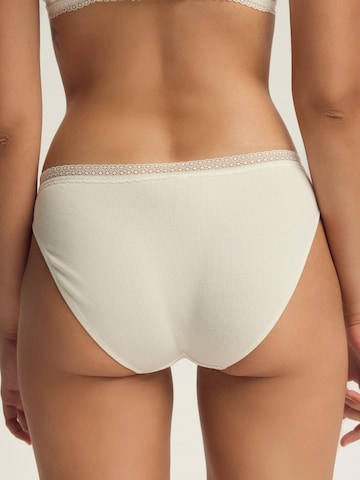 Panty 'Slip Collige, gerippter Stoff, mit Baumwollzwickel, normale Leibhöhe' di ESOTIQ in beige