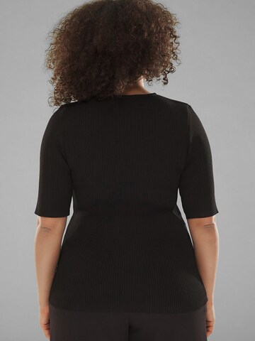 Trendyol Curve Sweater in Black