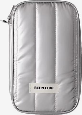 MEVYRA Document Bag 'RFID Reisepass Organizer' in Silver: front