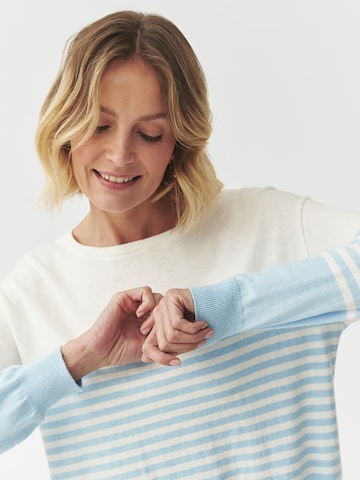 TATUUM Sweater in Blue: front