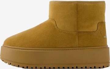 Bershka Snow Boots in Brown