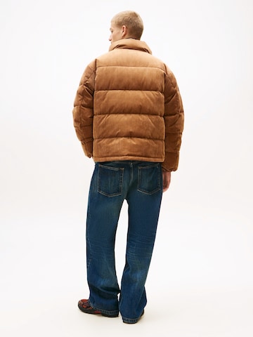 Tommy Jeans Зимняя куртка 'VAIL' в Коричневый
