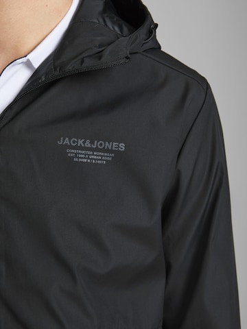 JACK & JONES Prehodna jakna 'Seam' | črna barva