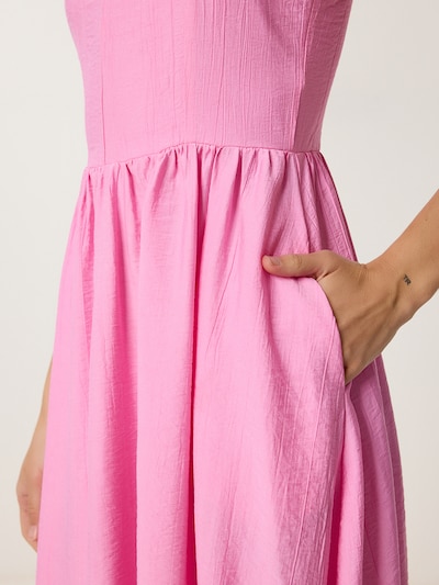 Rochie pe 38 Happiness İstanbul pe roz deschis, Vizualizare produs
