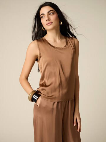 Haut oltre en marron