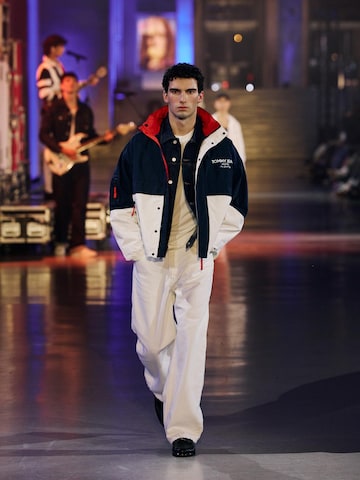 Tommy Jeans Демисезонная куртка 'RYAN' в Синий