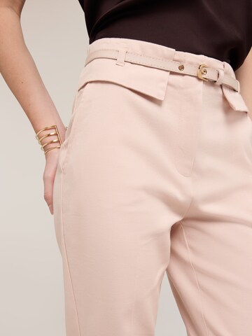 MOTIVI - Acampanado Pantalón en rosa