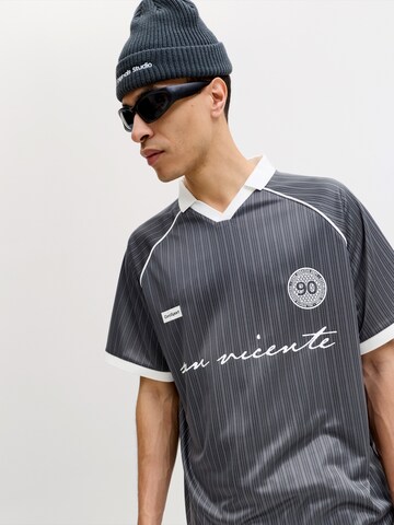 JACK & JONES - Camiseta 'JCOETERNA' en gris