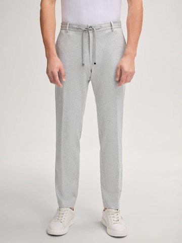 Coupe slim Pantalon 'Sake' JOOP! en gris : devant