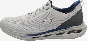 SKECHERS Sportschoen in Grijs: voorkant