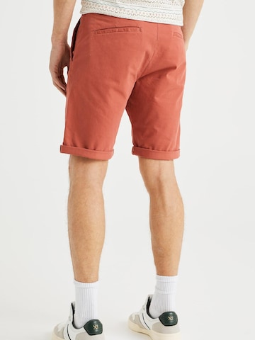 Slimfit Pantaloni chino di WE Fashion in rosso